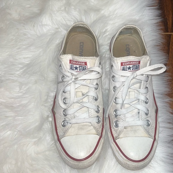 Lightly worn Converse White Womens 6 - Picture 1 of 2